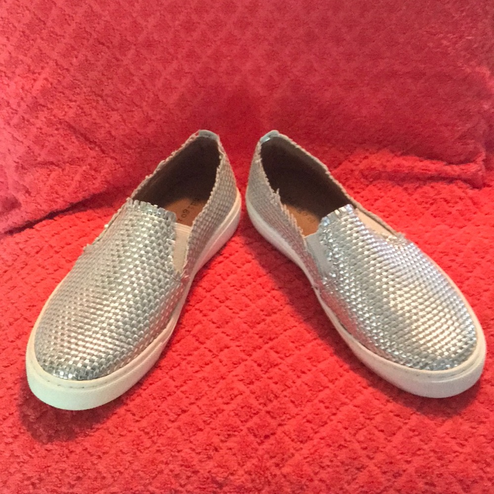 Indigo Rd shiny silver woven slip on sneakers